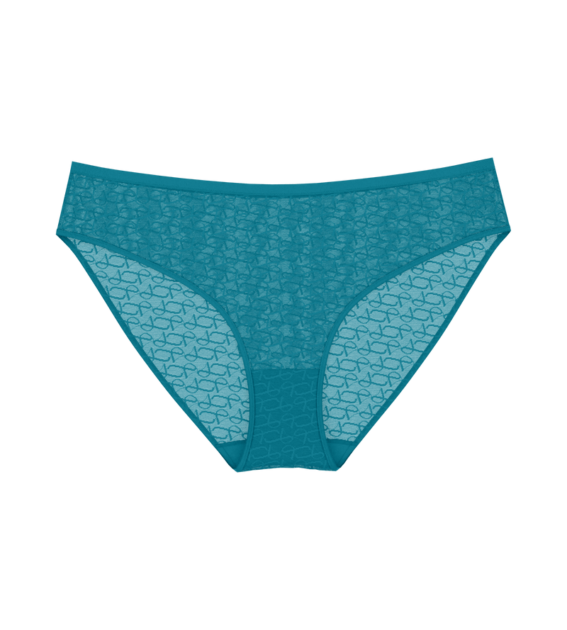 Triumph Signature Sheer