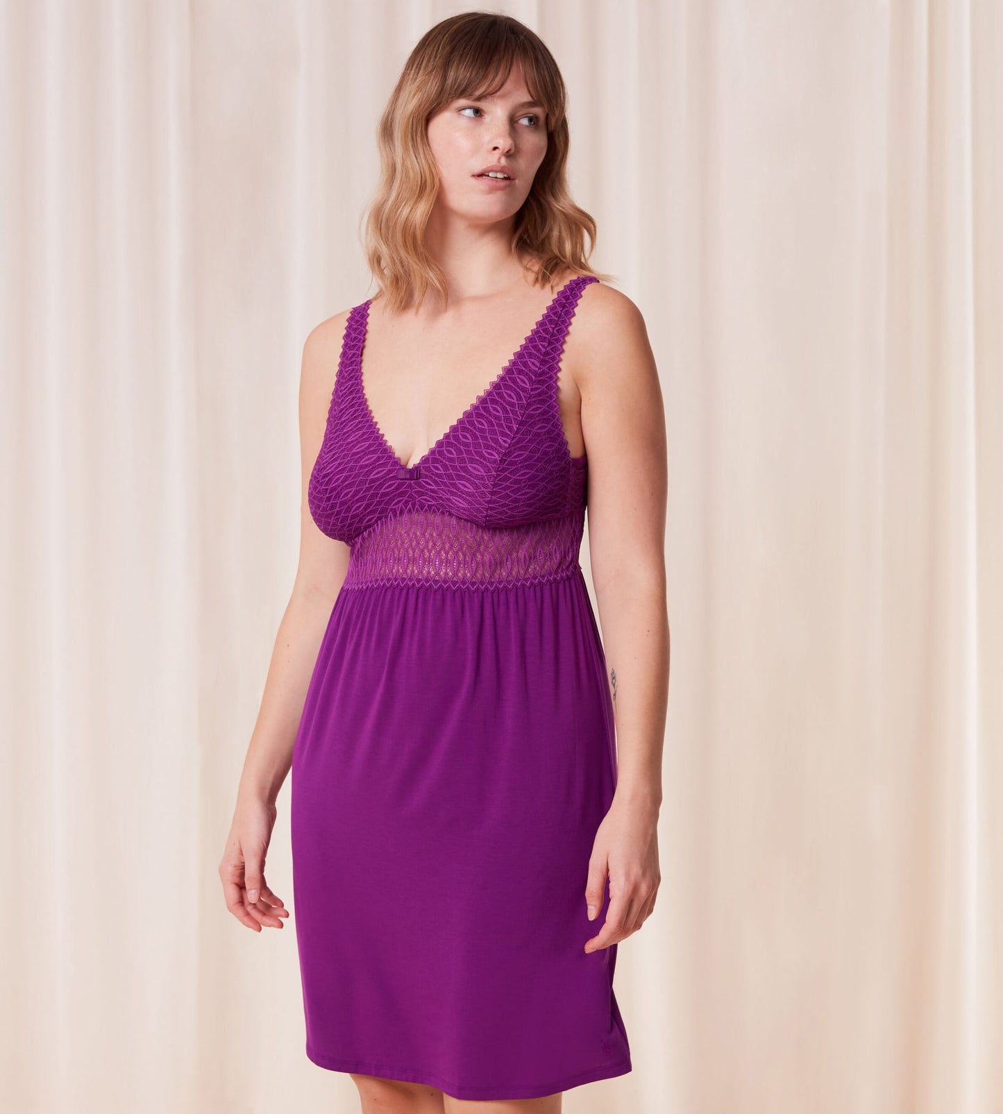 Aura Spotlight Nightdress