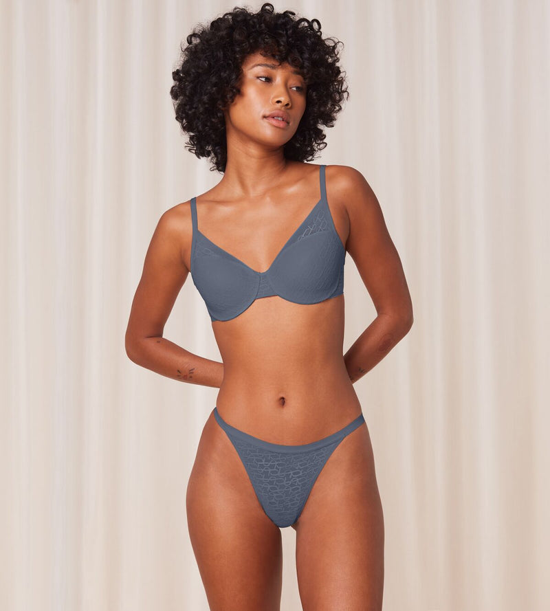 Triumph Signature Sheer