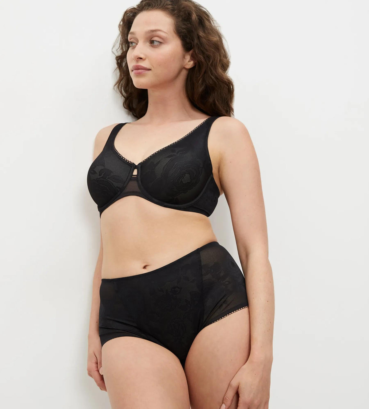 Triumph Wild Rose Sensation | Minimizer Bra Underwear | Lingerie | Swimwear Triumph Wild Rose Sensation | Minimizer Bra Underwear | Lingerie | Swimwear