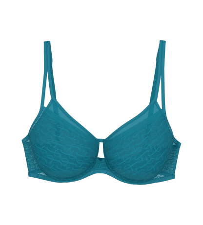 Triumph Signature Sheer