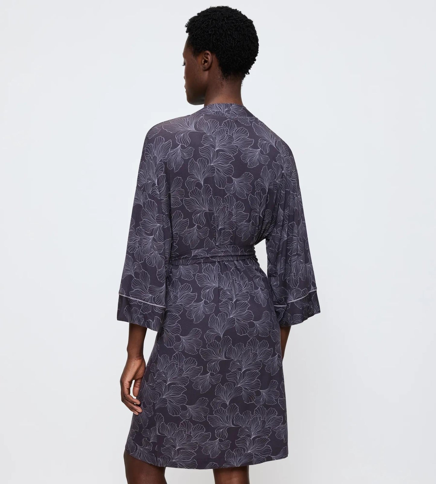 Triumph Aura Spotlight Robe 01 One Piece DAY ALL