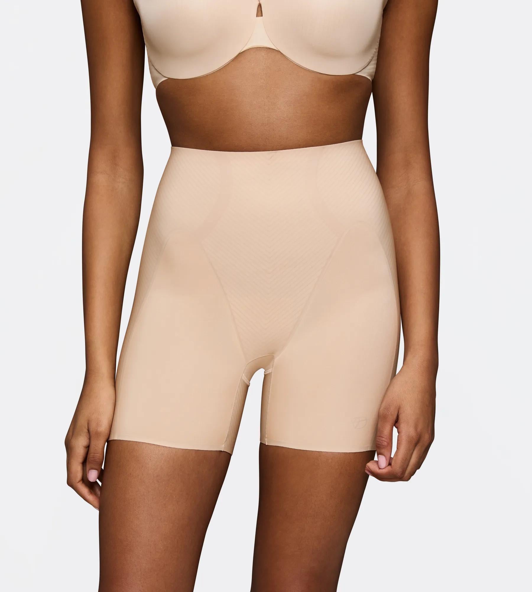 Triumph BMU Illusion Curve | Highwaisted Shorts Underwear | Lingerie | Swimwear Triumph BMU Illusion Curve | Highwaisted Shorts Underwear | Lingerie | Swimwear