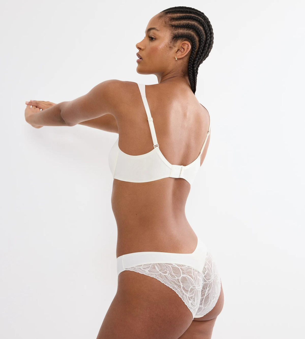Triumph BMU Illusion Curve | Bras | Minimizer Bra Underwear | Lingerie | Swimwear Triumph BMU Illusion Curve | Bras | Minimizer Bra Underwear | Lingerie | Swimwear