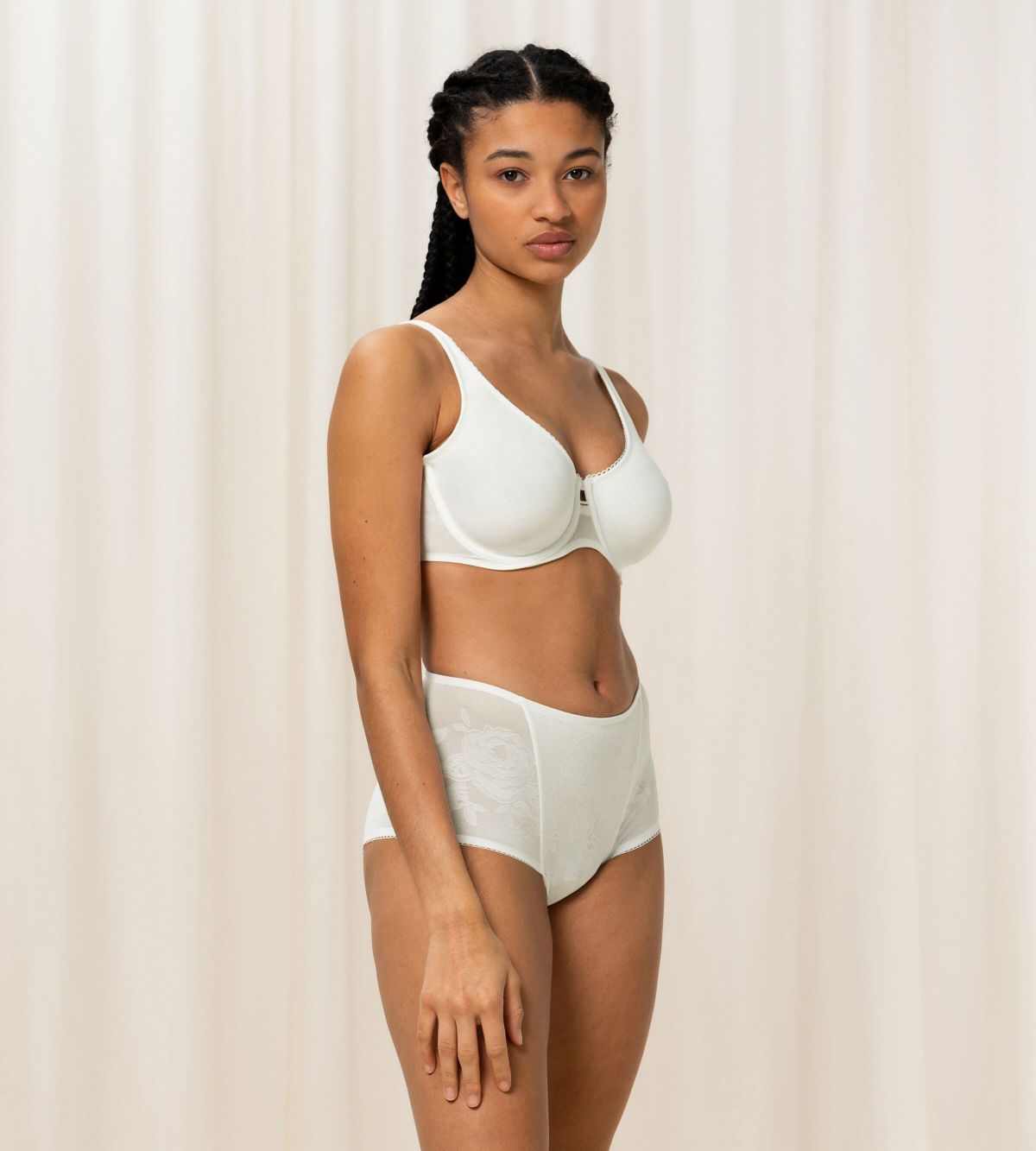 Triumph Wild Rose Sensation | Minimizer Bra Underwear | Lingerie | Swimwear Triumph Wild Rose Sensation | Minimizer Bra Underwear | Lingerie | Swimwear