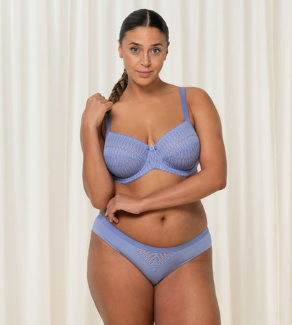 Aura Spotlight Brazilian
