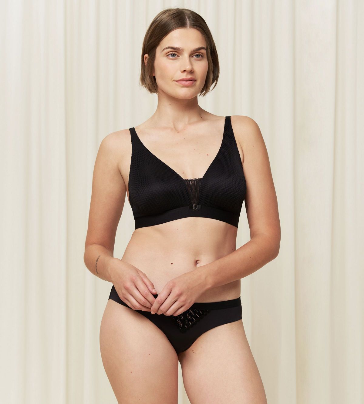 Triumph Aura Spotlight | Non-wired bra Underwear | Lingerie | Swimwear Triumph Aura Spotlight | Non-wired bra Underwear | Lingerie | Swimwear