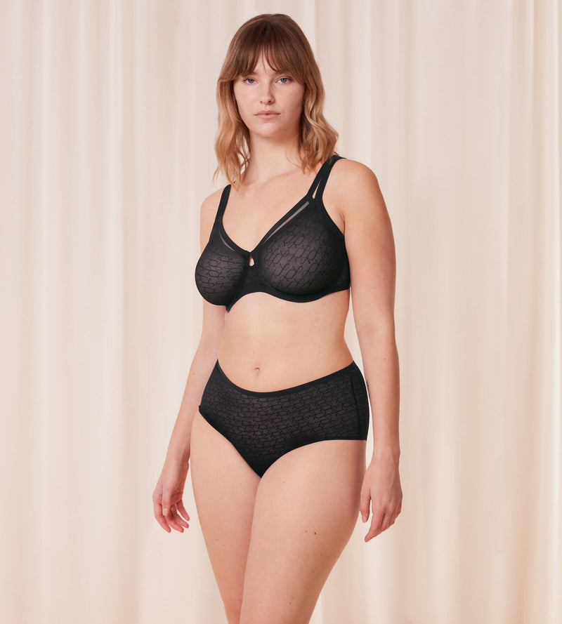 Triumph Signature Sheer