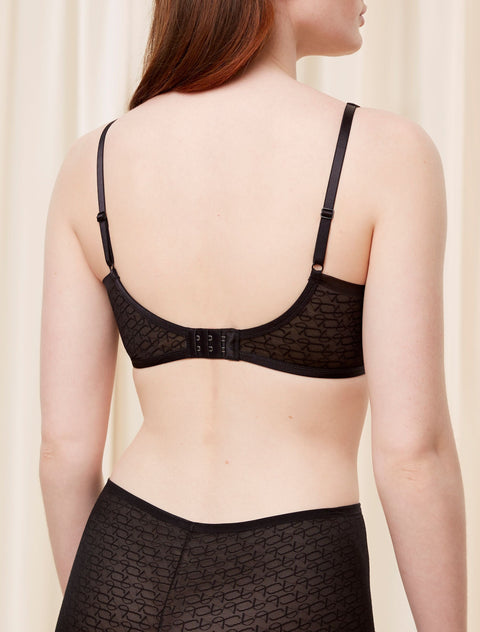 Triumph Signature Sheer