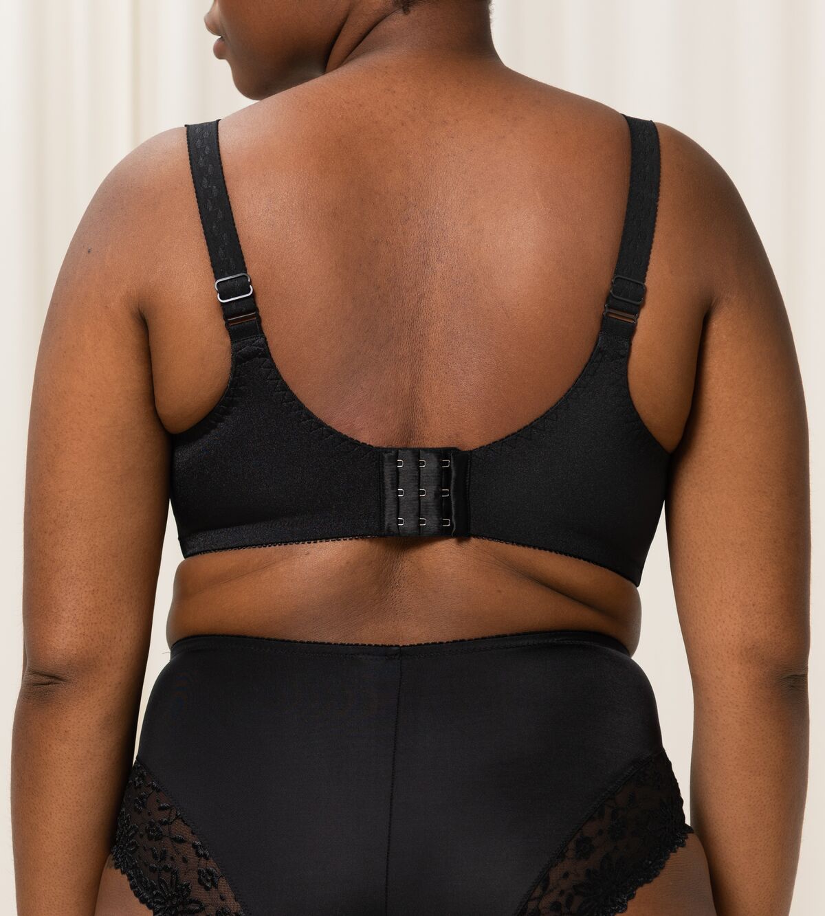 Triumph Ladyform Soft | Minimizer Bra Underwear | Lingerie | Swimwear Triumph Ladyform Soft | Minimizer Bra Underwear | Lingerie | Swimwear