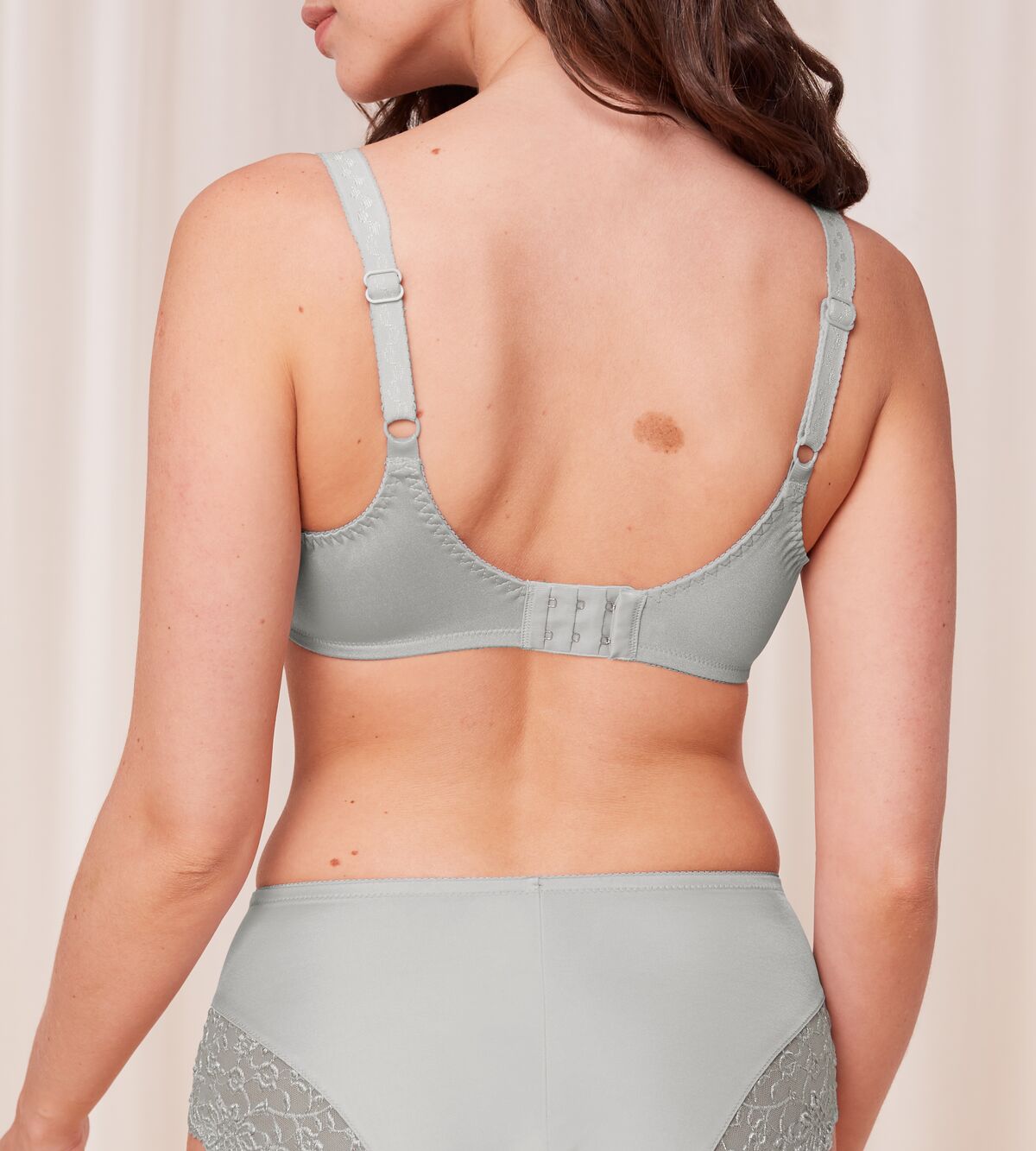 Triumph Ladyform Soft | Minimizer Bra Underwear | Lingerie | Swimwear Triumph Ladyform Soft | Minimizer Bra Underwear | Lingerie | Swimwear