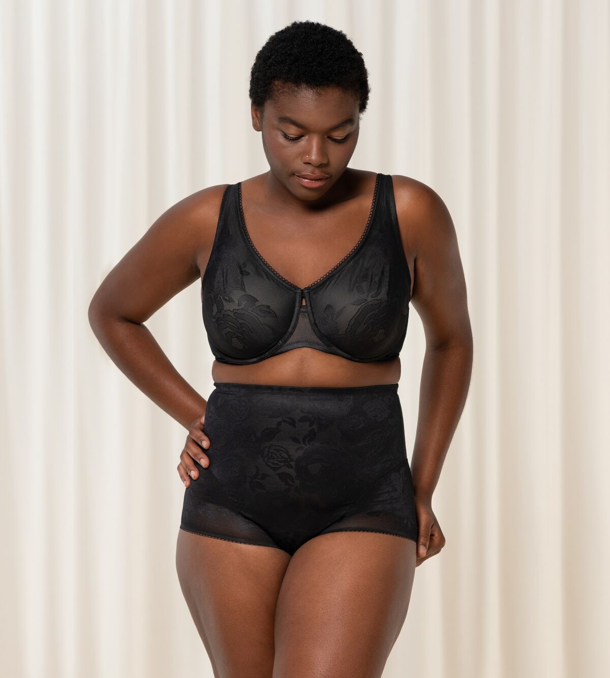 Triumph Wild Rose Sensation | Minimizer Bra Underwear | Lingerie | Swimwear Triumph Wild Rose Sensation | Minimizer Bra Underwear | Lingerie | Swimwear