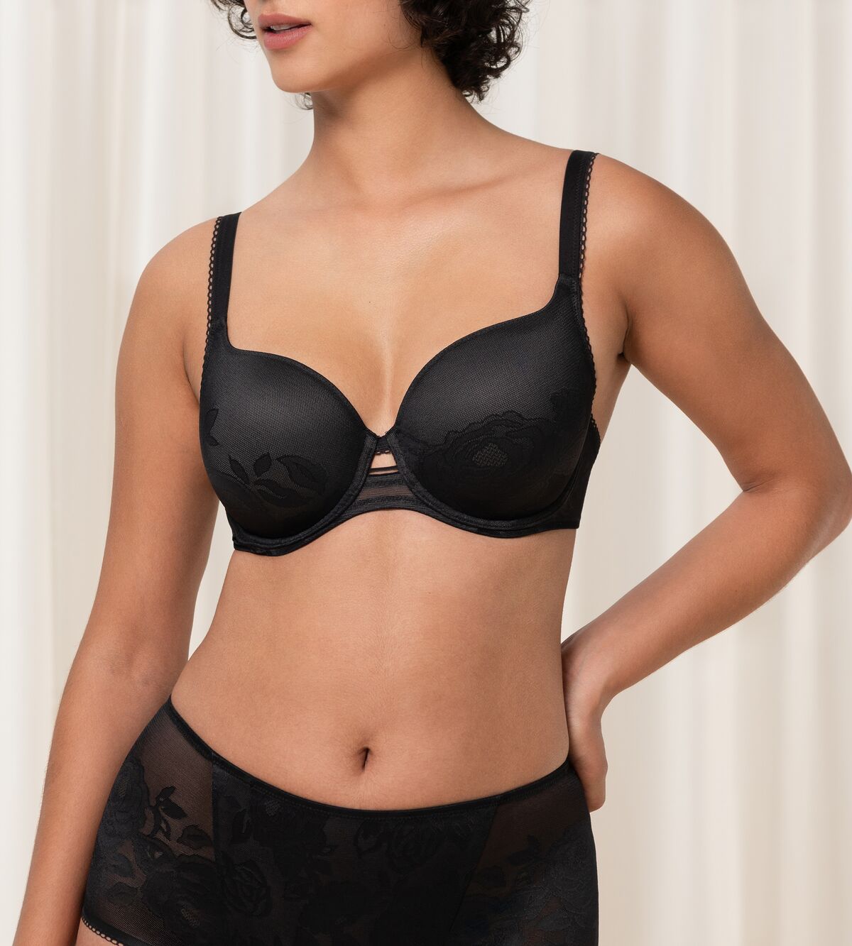 Triumph Wild Rose Sensation | Wired padded bra Underwear | Lingerie | Swimwear Triumph Wild Rose Sensation | Wired padded bra Underwear | Lingerie | Swimwear