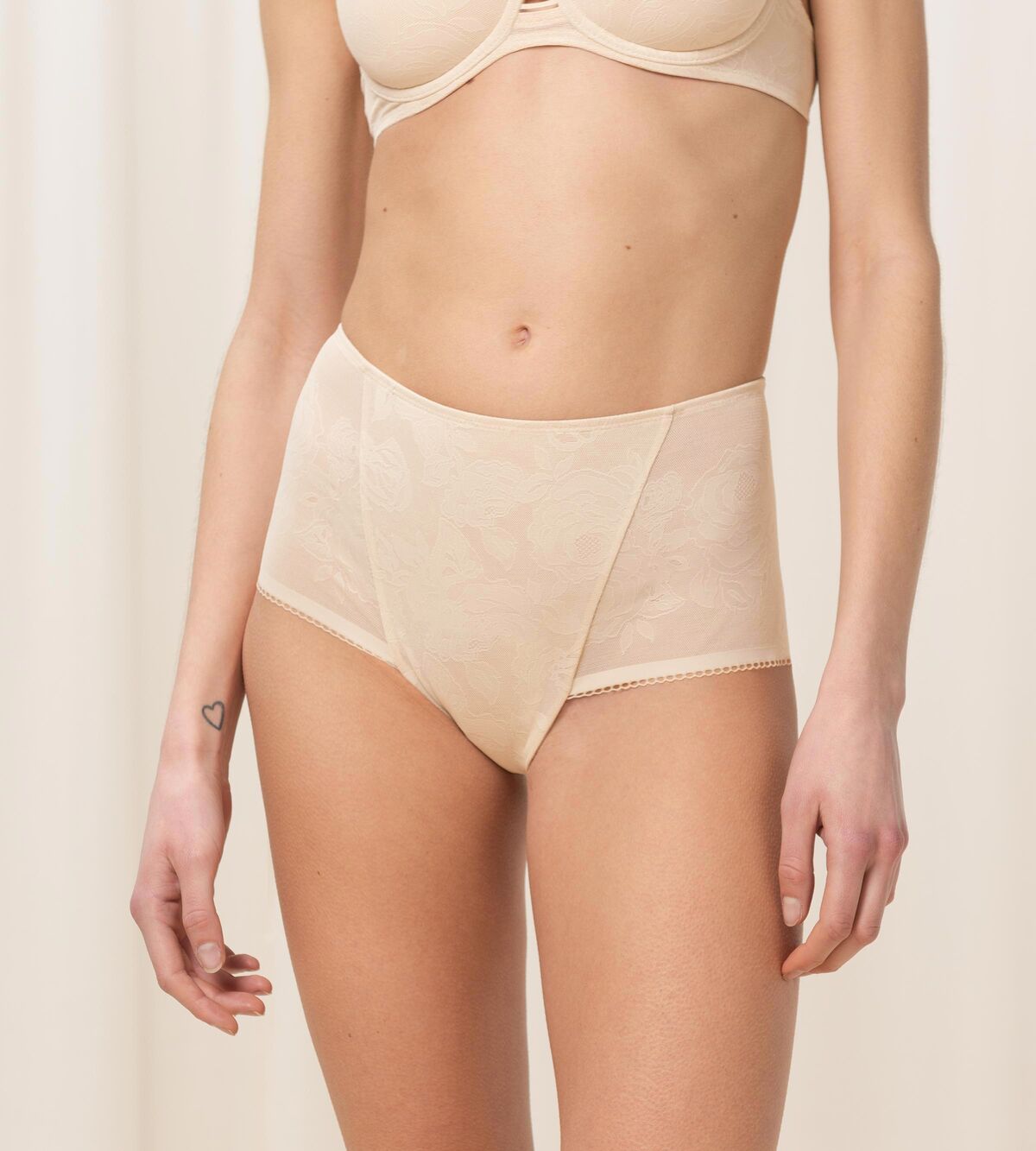 Triumph Wild Rose Sensation | Shaping Maxi Panty Underwear | Lingerie | Swimwear Triumph Wild Rose Sensation | Shaping Maxi Panty Underwear | Lingerie | Swimwear