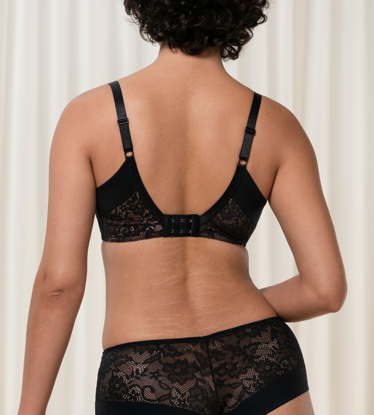 Triumph Vivid Spotlight | Wired Padded Bra Underwear | Lingerie | Swimwear Triumph Vivid Spotlight | Wired Padded Bra Underwear | Lingerie | Swimwear