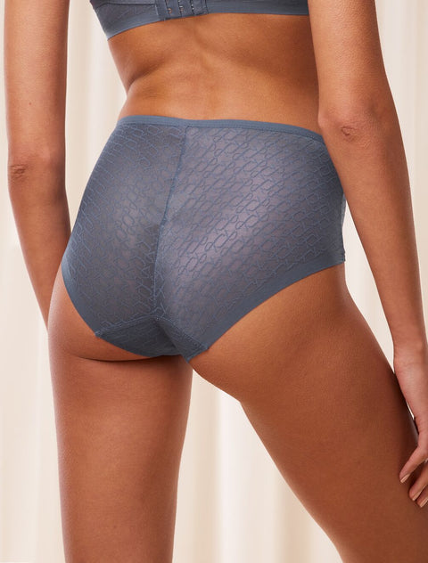 Triumph Signature Sheer