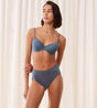 Triumph Signature Sheer