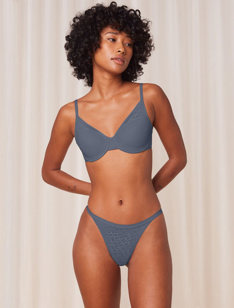 Triumph Signature Sheer